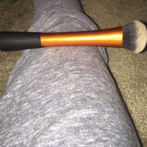 Real techniques expert face brush
